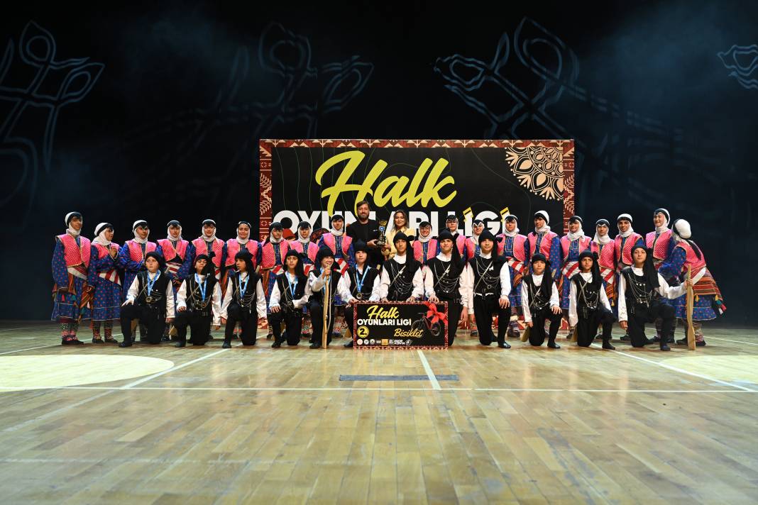 Finalde sahne şenlendi! Konya’da Halk Oyunları Ligi gönüllere işlendi 11